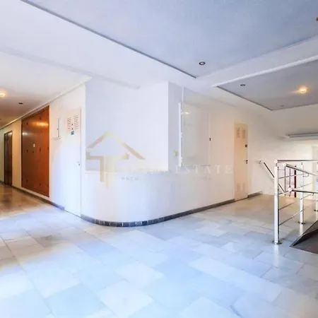 2 Bedroom Beautiful 300m From With Pool! Apartamento