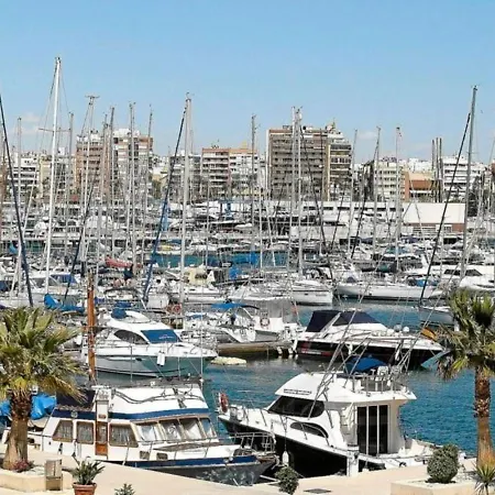 2 Bedroom Beautiful 300m From With Pool! Apartment