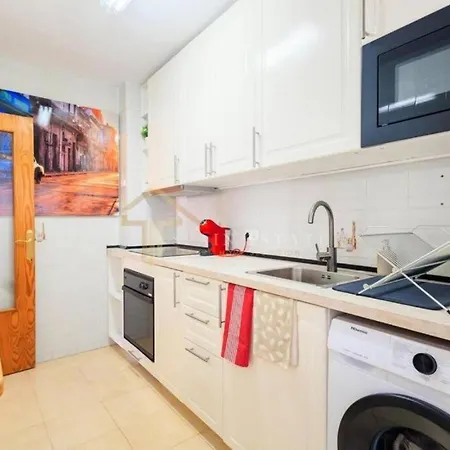 2 Bedroom Beautiful 300m From With Pool! Apartment Torrevieja