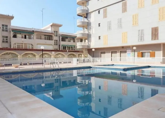 2 Bedroom Beautiful 300m From With Pool! Torrevieja