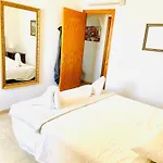 2 Bedroom Beautiful 300m From With Pool! *