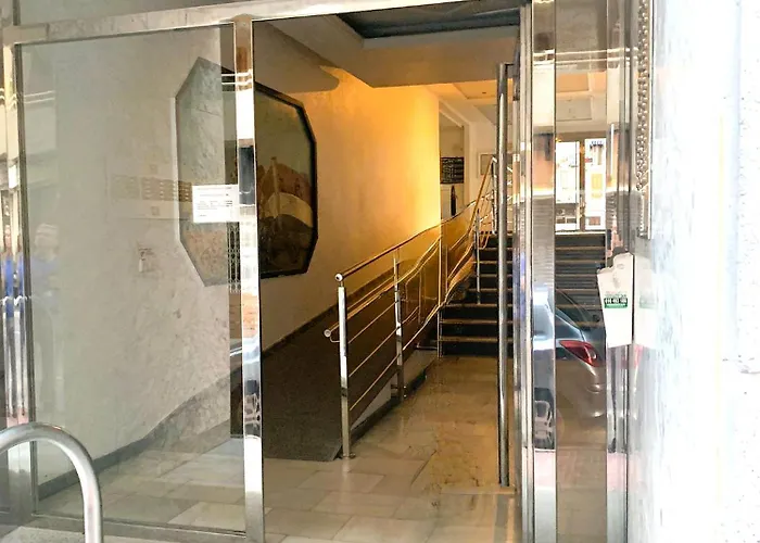 2 Bedroom Beautiful 300m From With Pool! Torrevieja