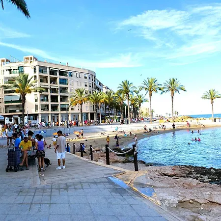 Apartment 2 Bedroom Beautiful 300m From With Pool!