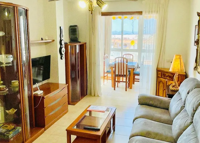 2 Bedroom Beautiful 300m From With Pool! Apartment