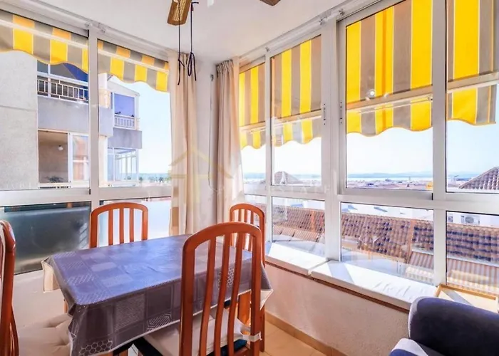 Apartment 2 Bedroom Beautiful 300m From With Pool!